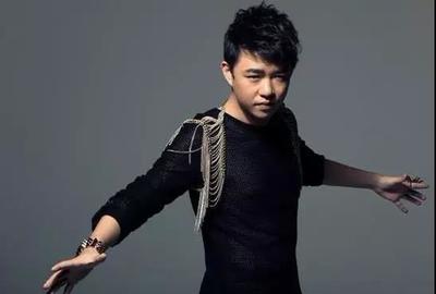 小豆音樂文化與金曲歌王劉嘉亮簽約，攜手共創文化藝術新篇章